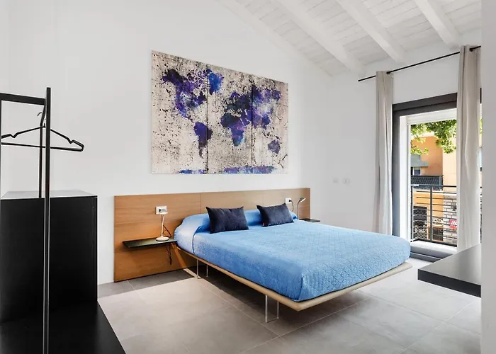 Double D House Frühstückspension 4*