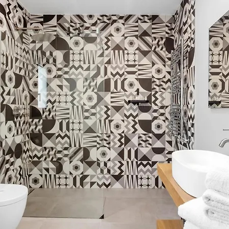 Double D House Bed and Breakfast Όλμπια