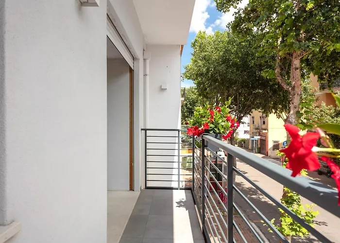 Bed & Breakfast Double D House 4*